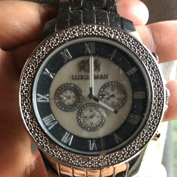 Watch - Picture 1 of 4